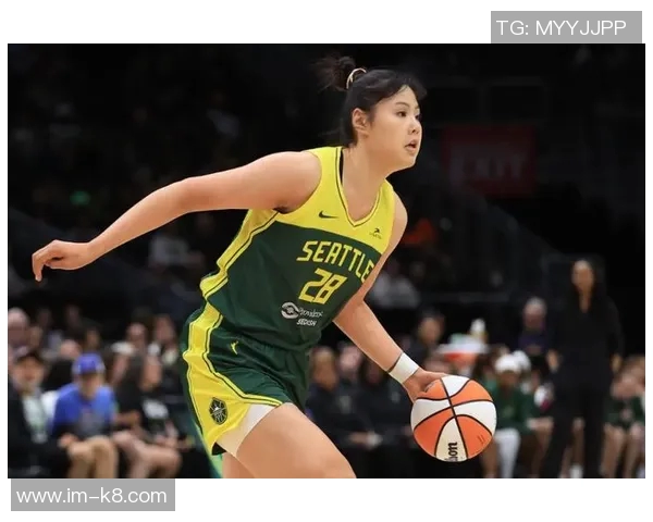 李月汝首秀震撼全场代表Mist队出战近7分钟贡献3分5板表现出色